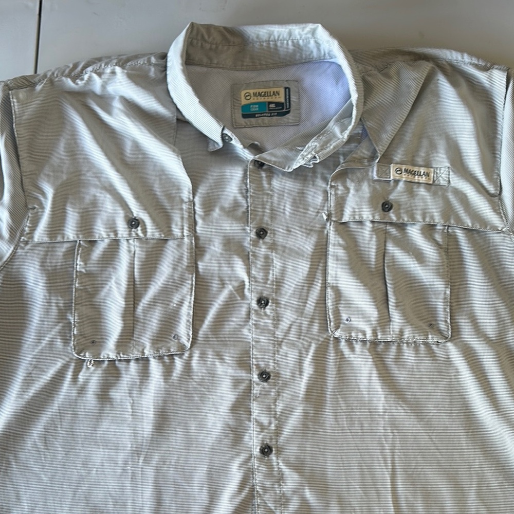Magellan Outdoors Gray Casual Button Down Shirt